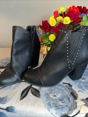 LC Lauren Conrad Black Studded Block Heel Ankle Booties